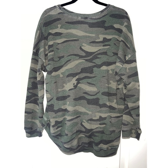 Rdi THERMAL WEAVE HIGH LOW CAMO TOP - SIZE M - Picture 2 of 4